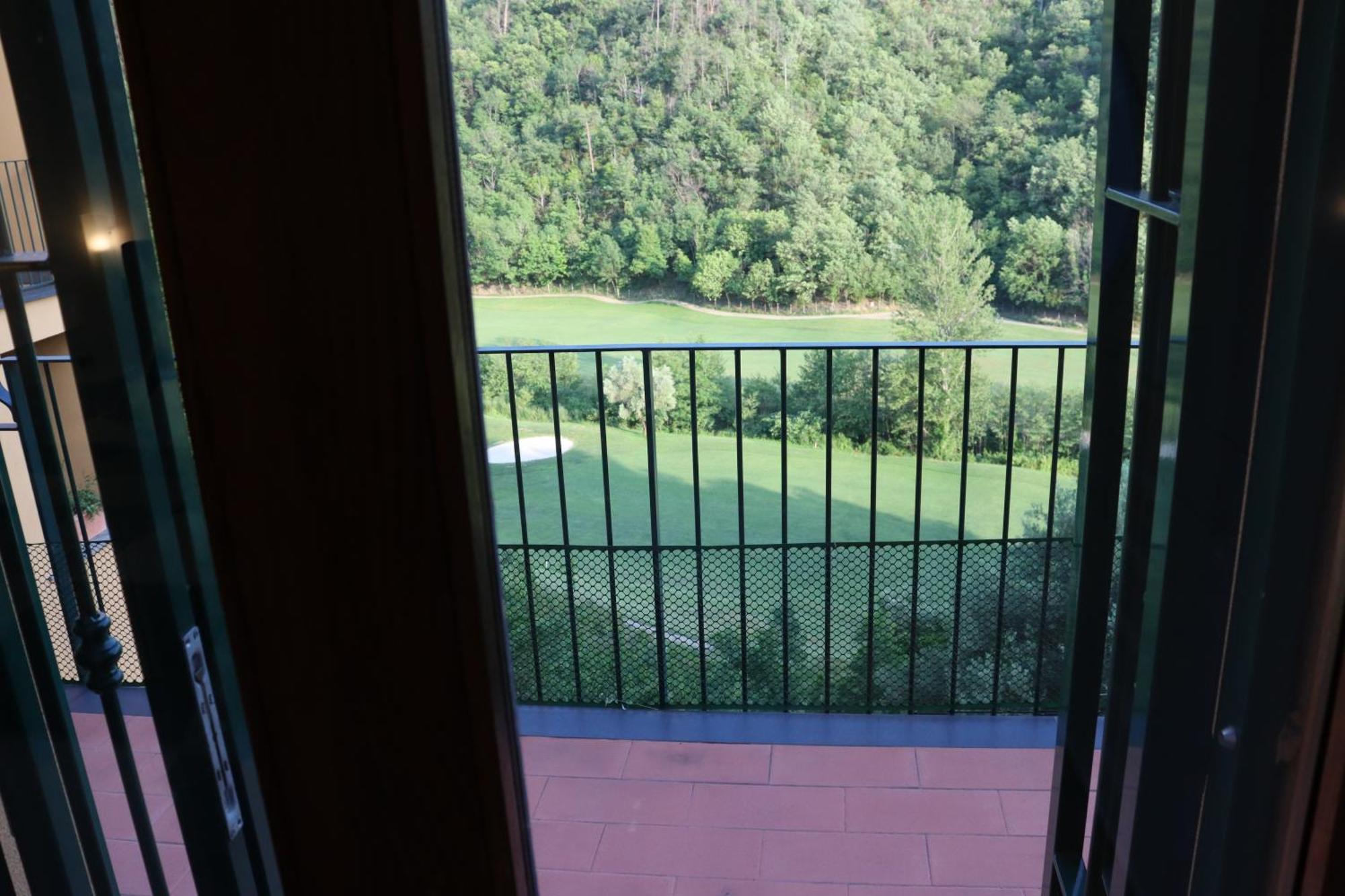 Appartement Dans Un Terrain De Golf, 5 Min De La Mer En Voiture, Parking Gratuit Cogoleto Exterior foto